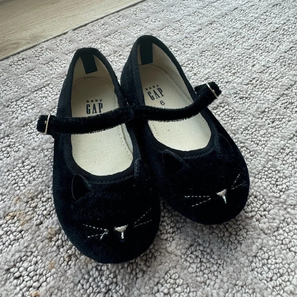 Gap black cat toddler shoes size 6